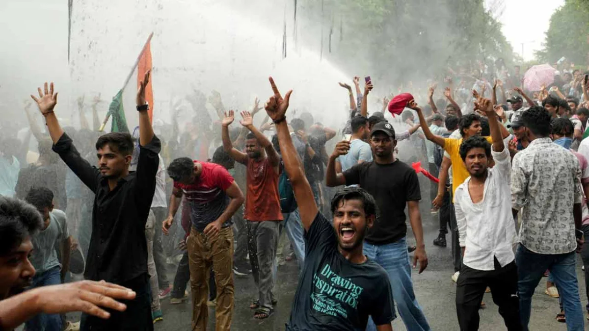 শিক্ষামন্ত্রীর ইস্তফার দাবিতে অনড় ককরোচ জনতা পার্টি, সরানোর ভাবনা নেই কেন্দ্রের