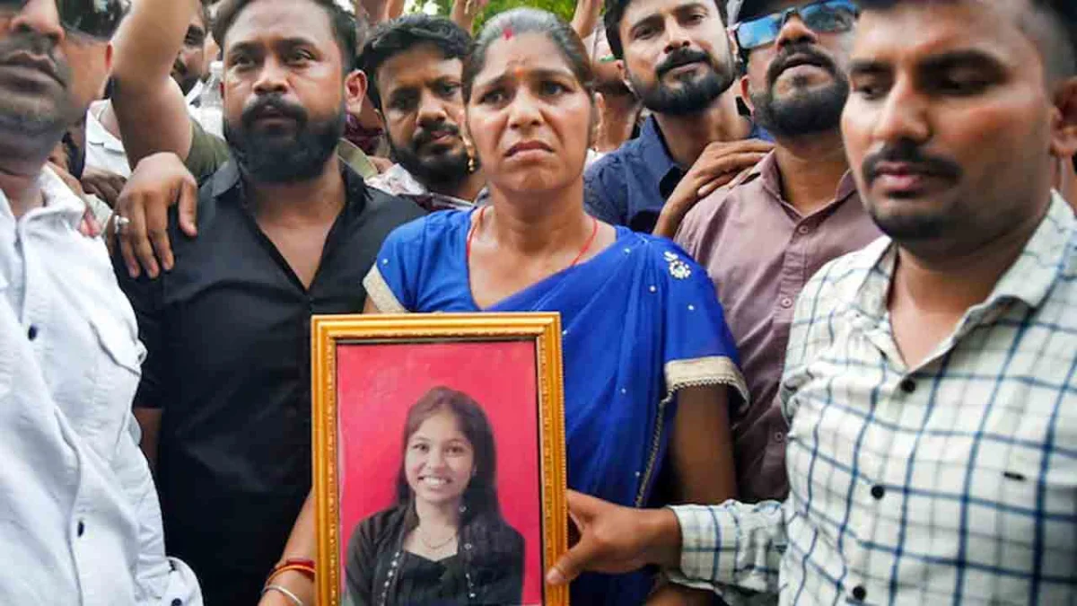 ‘শিক্ষামন্ত্রীর পদত্যাগই যথেষ্ট নয়, দোষীদের ফাঁসি চাই’, নিট-কাণ্ডে মৃত পরীক্ষার্থীর মায়ের দাবি