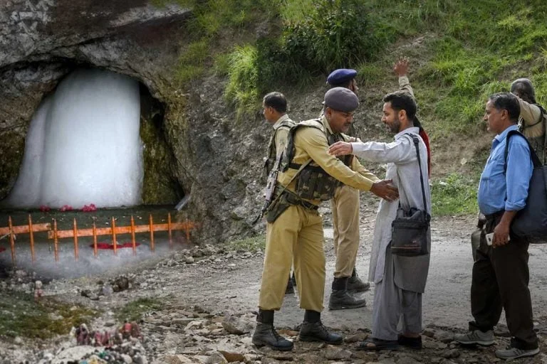 অমরনাথে হামলা চালাল জঙ্গিরা, নিহত পুলিশকর্মী