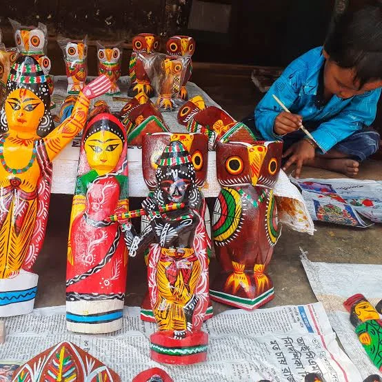 জিআই স্বীকৃতি পেতে চলেছে পূর্ব বর্ধমানের কাঠের পুতুল,  খুশি শিল্পীরা