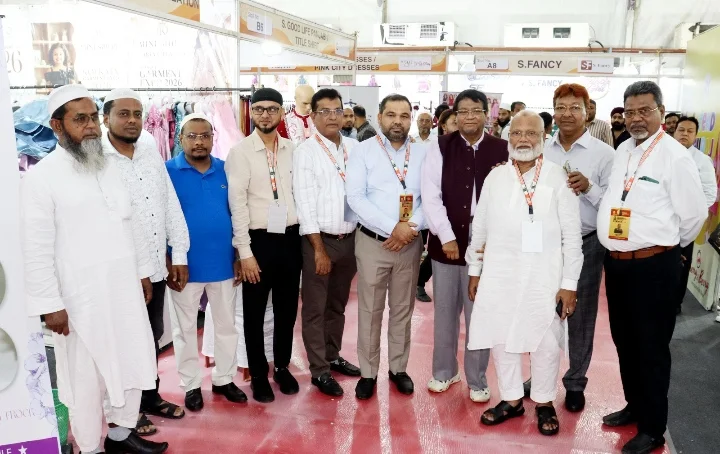 দ্বিতীয় দিনে ভিড়ে ঠাসা কলকাতা গারমেন্টস এক্সপো ২০২৬ চলছে রমরমিয়ে