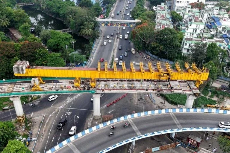 মেট্রোর কাজের জন্য ফের বন্ধ হচ্ছে চিংড়িঘাটা উড়ালপুল, নয়া বিজ্ঞপ্তি জারি কলকাতা পুলিশের