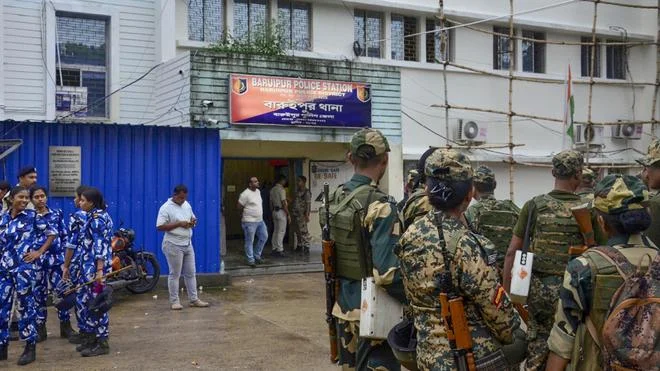 বারুইপুরের সূর্যপুরে নাবালিকা ধর্ষণ ও খুনের ঘটনার পুনর্নির্মাণ করল সিট তিন অভিযুক্তকে সঙ্গে নিয়ে