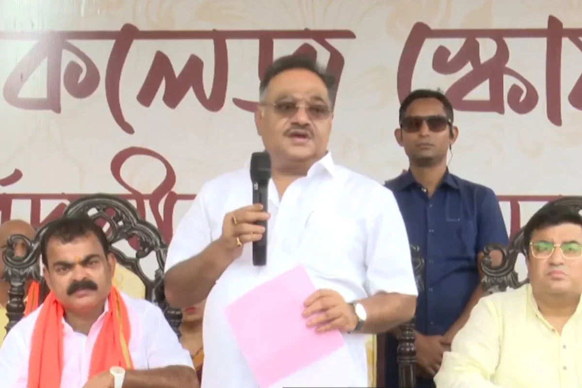 কিছু জেলায় বাংলাদেশের মতো পরিস্থিতি বলে তোপ শমিকের, পূর্বতন তৃণমূল সরকারকে নিশানা