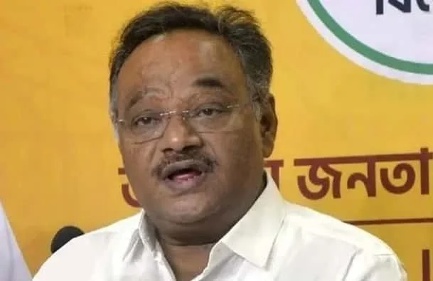 খারিজি মাদ্রাসাগুলিতে ভারতবিরোধী শিক্ষার অভিযোগ তুললেন  শমীক ভট্টাচার্য