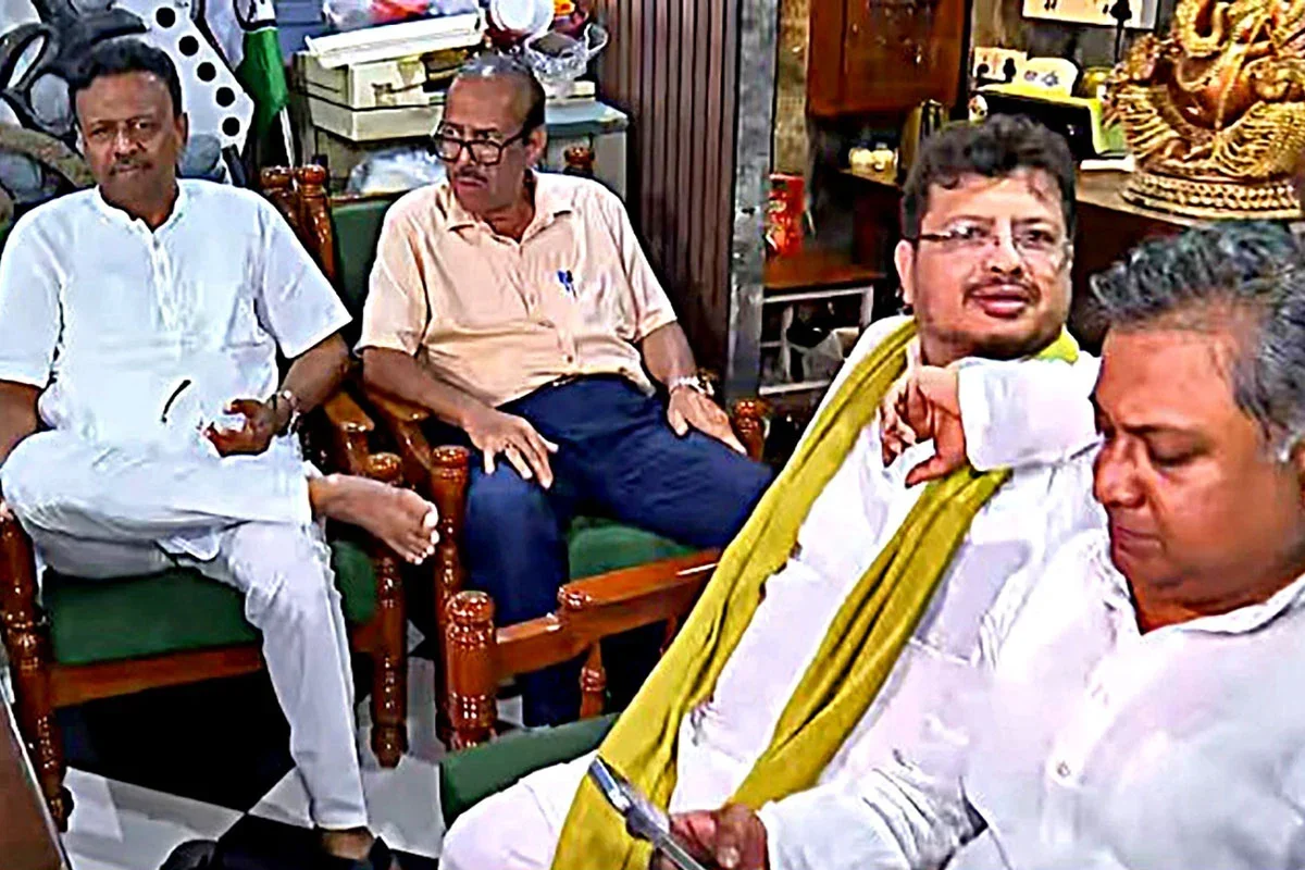ঋতব্রত শিবিরের দখলে তৃণমূল ভবন! লাগানো হল নতুন তালা 
