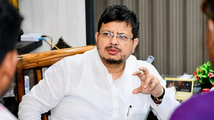 ২১শে জুলাইয়ের সভার জন্য পুলিশের অনুমতি পেল ঋতব্রত শিবির