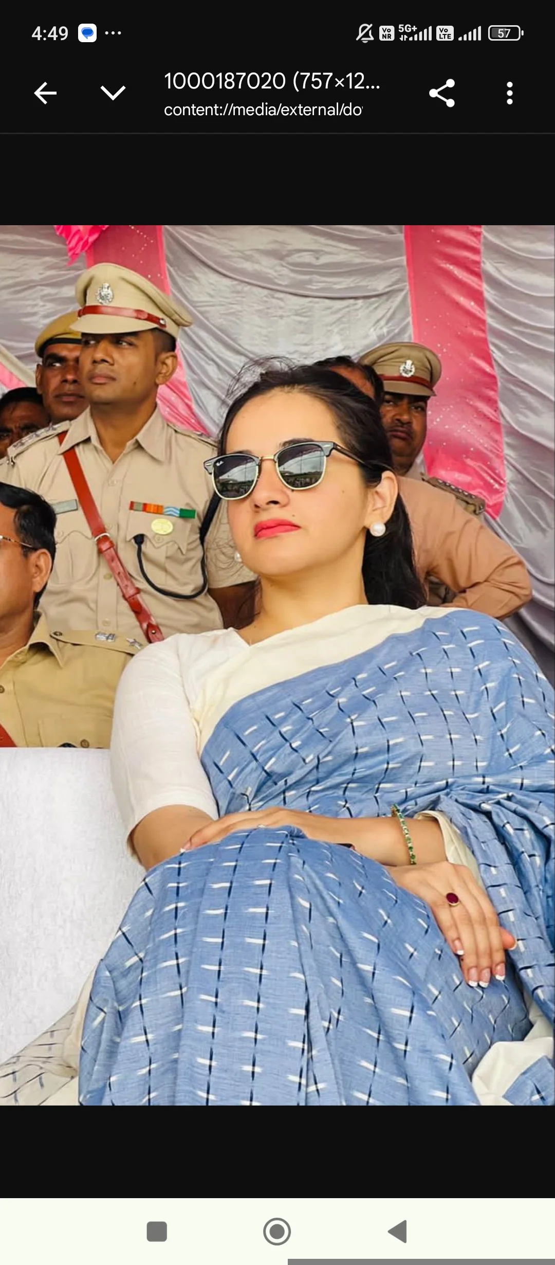 নিজের পরিচয়েই অনন্য: রাজস্থানের প্রথম মুসলিম নারী আইআরএস কর্মকর্তা ফারাহ হুসেন