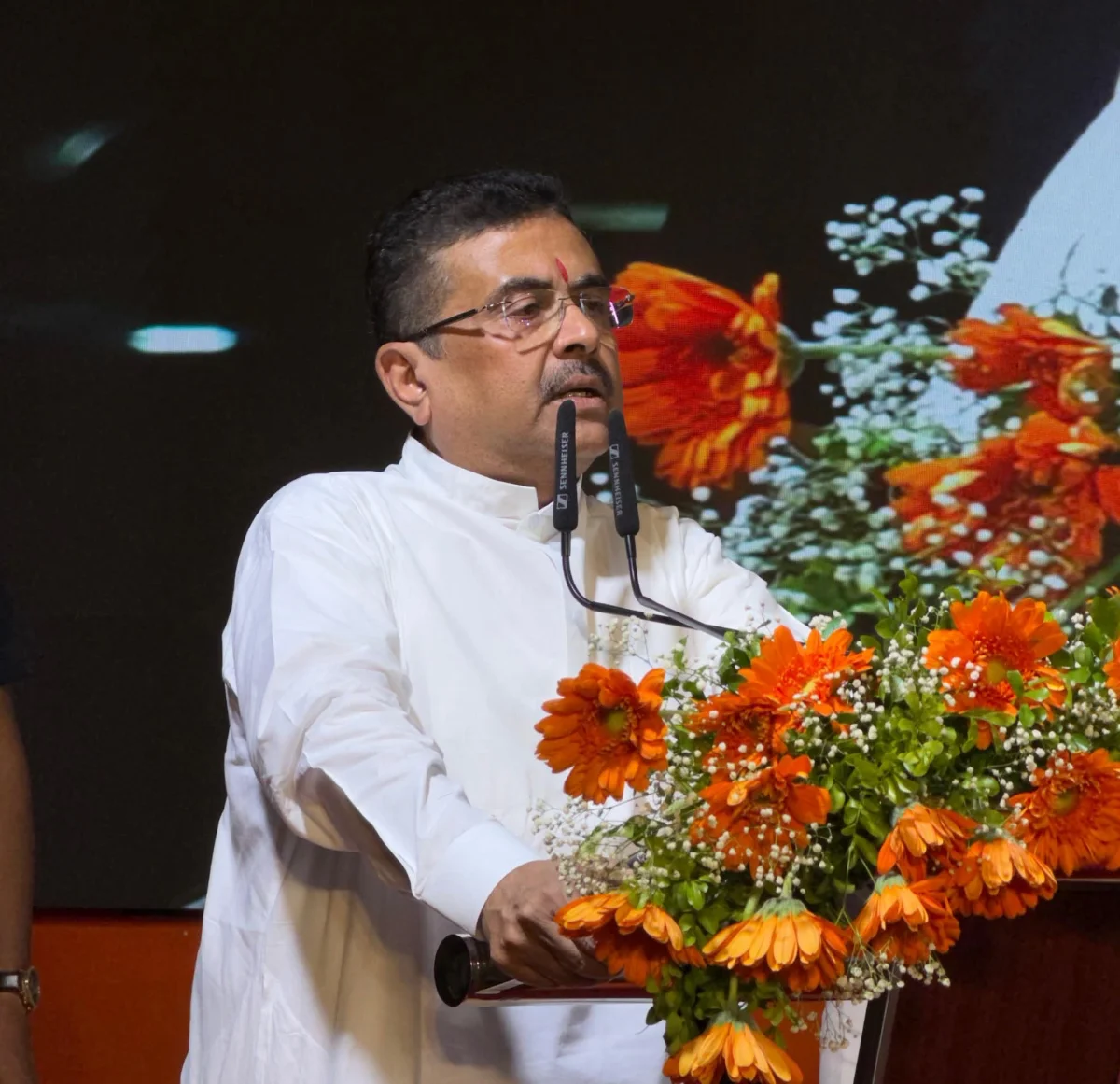 বীরভূমে উত্তপ্ত পরিস্থিতির মধ্যে গুরুত্বপূর্ণ সফরে শুভেন্দু অধিকারী, নজর প্রশাসনিক বৈঠকে