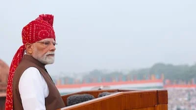 ‘ভঙ্গুর পাঁচ’ থেকে বিশ্বের দ্রুততম বর্ধনশীল অর্থনীতি: ৮০তম স্বাধীনতা দিবসে প্রধানমন্ত্রীর ঐতিহাসিক ভাষণ