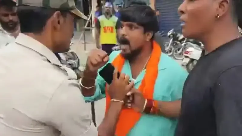 ঈদে মিলাদুন্নেবীর মিছিলে হিন্দুত্ববাদীদের হামলা