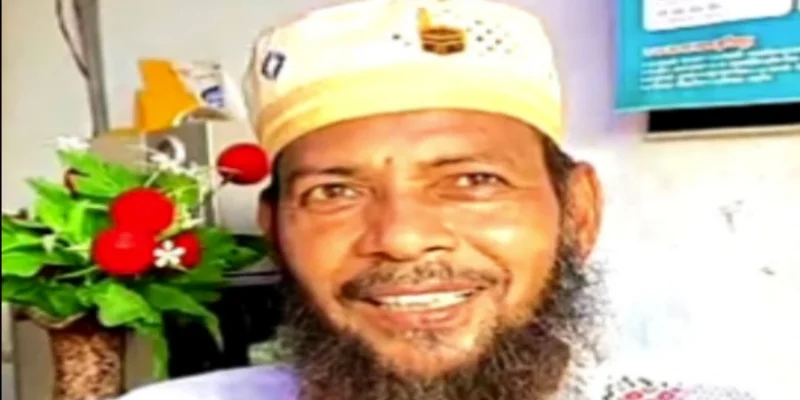 ছেলেকে চিকিৎসক, মেয়েকে নার্স বানিয়ে ৫৪ বছর বয়সে এসএসসি পাস করলেন বাবা আলী আকবর