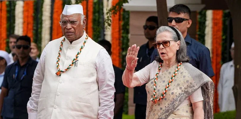 বন্দেমাতরম নিয়ে অবস্থানে অনড় কংগ্রেস, অতীত ঐতিহ্য মেনে অনুষ্ঠানে গাওয়া হবে দুটি স্তবকই