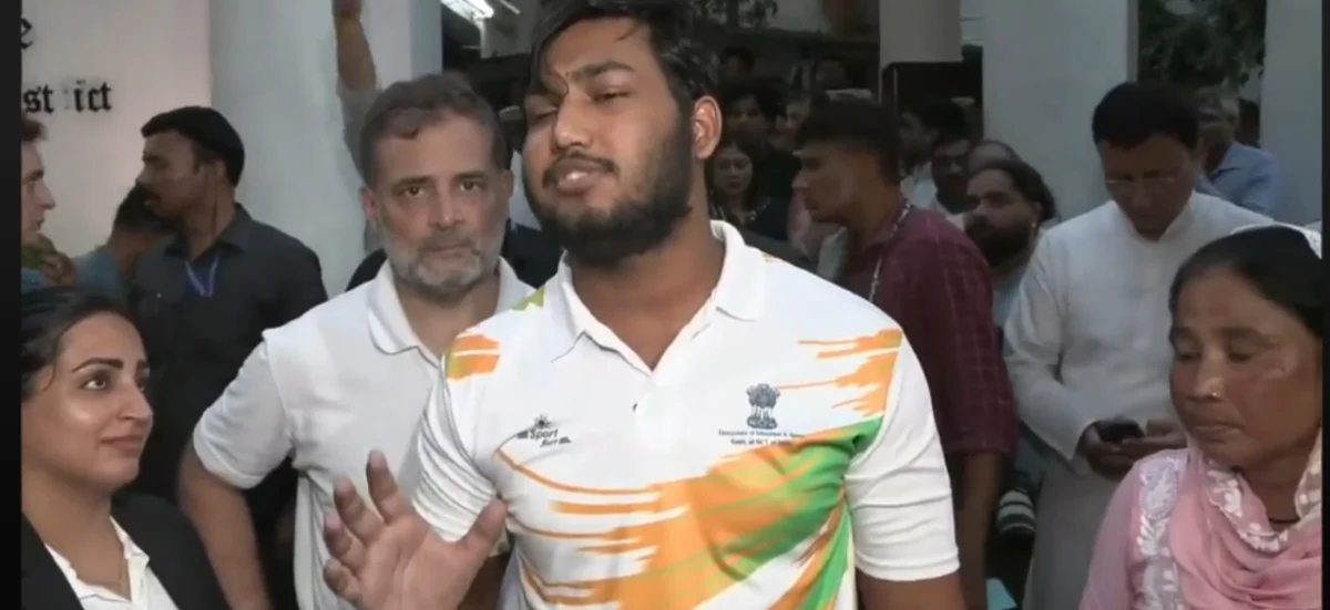 ধর্নার চাপে এফআইআর, ছর্‌রা-কাণ্ডে অবশেষে মামলা দায়ের দিল্লি পুলিশের