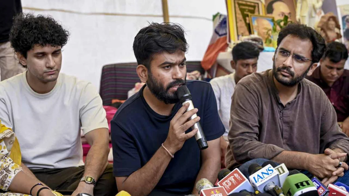 ককরোচদের চাপে রাজস্থানে স্কুল সংস্কারে সাড়ে ১২ হাজার কোটি টাকা বরাদ্দ করল বিজেপি সরকার!