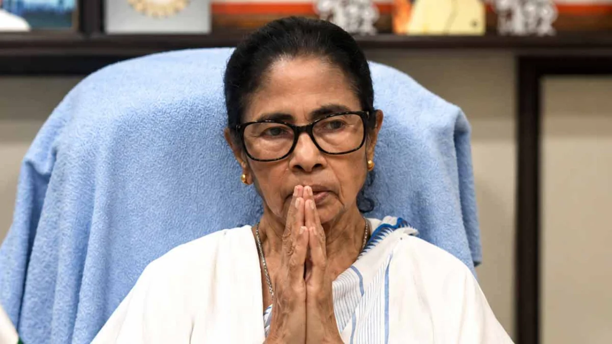 বিধানসভার বই ফেরাননি মমতা, কড়া ব্যবস্থা নেওয়ার হুঁশিয়ারি গ্রন্থাগার মন্ত্রীর