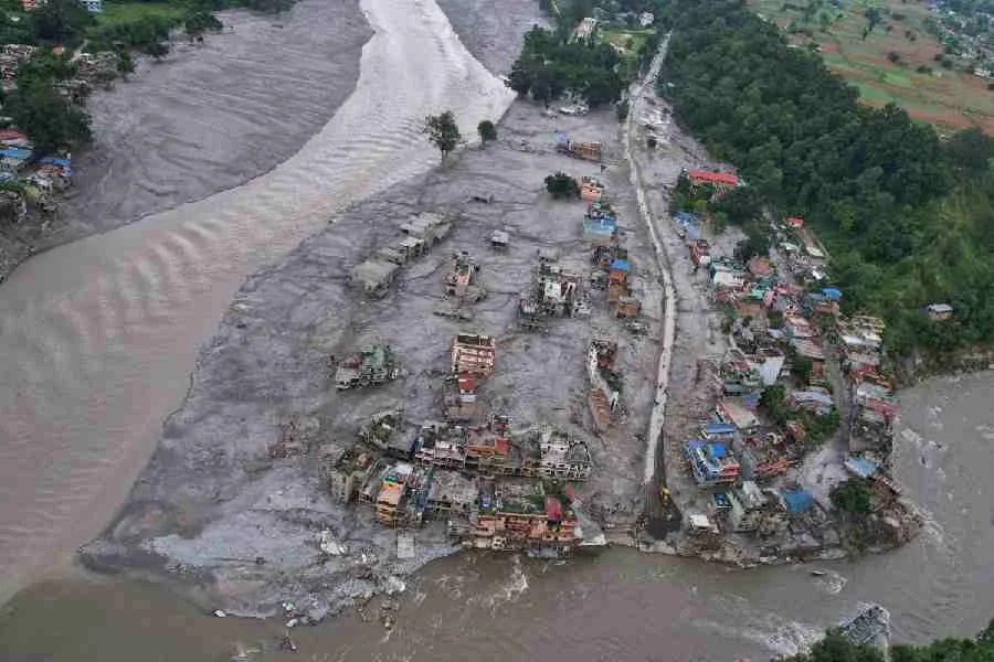 নেপালে ভয়াবহ হড়পা বানে মৃতের সংখ্যা বেড়ে ৭২৪, এখনও নিখোঁজ রয়েছেন প্রায় ২,৫০০ জন