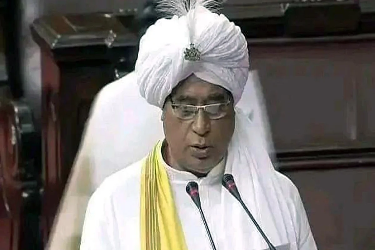 নেতাজি বিতর্কে মুখ্যমন্ত্রীর কড়া বার্তার পর জল্পনা, সুর নরম অনন্ত মহারাজের