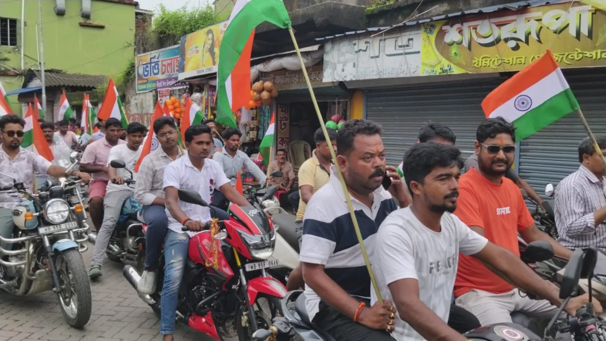 পথ নিরাপত্তা সপ্তাহেই হেলমেটহীন মোটরবাইক শোভাযাত্রা, জয়নগরে বিজেপিকে ঘিরে বিতর্ক