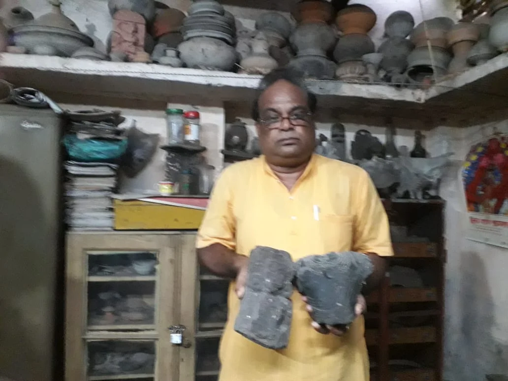সরকারি উদ্যোগের অপেক্ষায় খাড়ী-ছত্রভোগ সংগ্রহশালা, প্রয়াত প্রত্নতত্ত্ববিদ দীনবন্ধু নস্করের স্বপ্ন আগলে রেখেছেন পুত্র পঙ্কজ