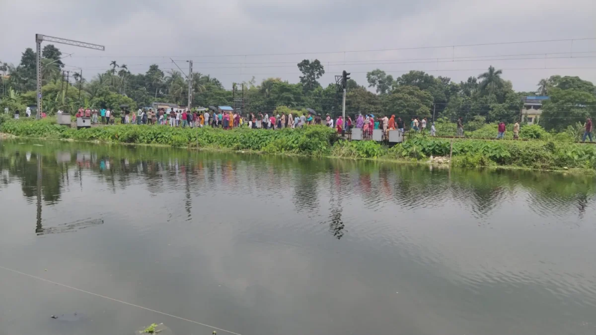 জয়নগর স্টেশনের পাশের পুকুর থেকে অজ্ঞাতপরিচয় ব্যক্তির মৃতদেহ উদ্ধার, ব্যাপক চাঞ্চল্য