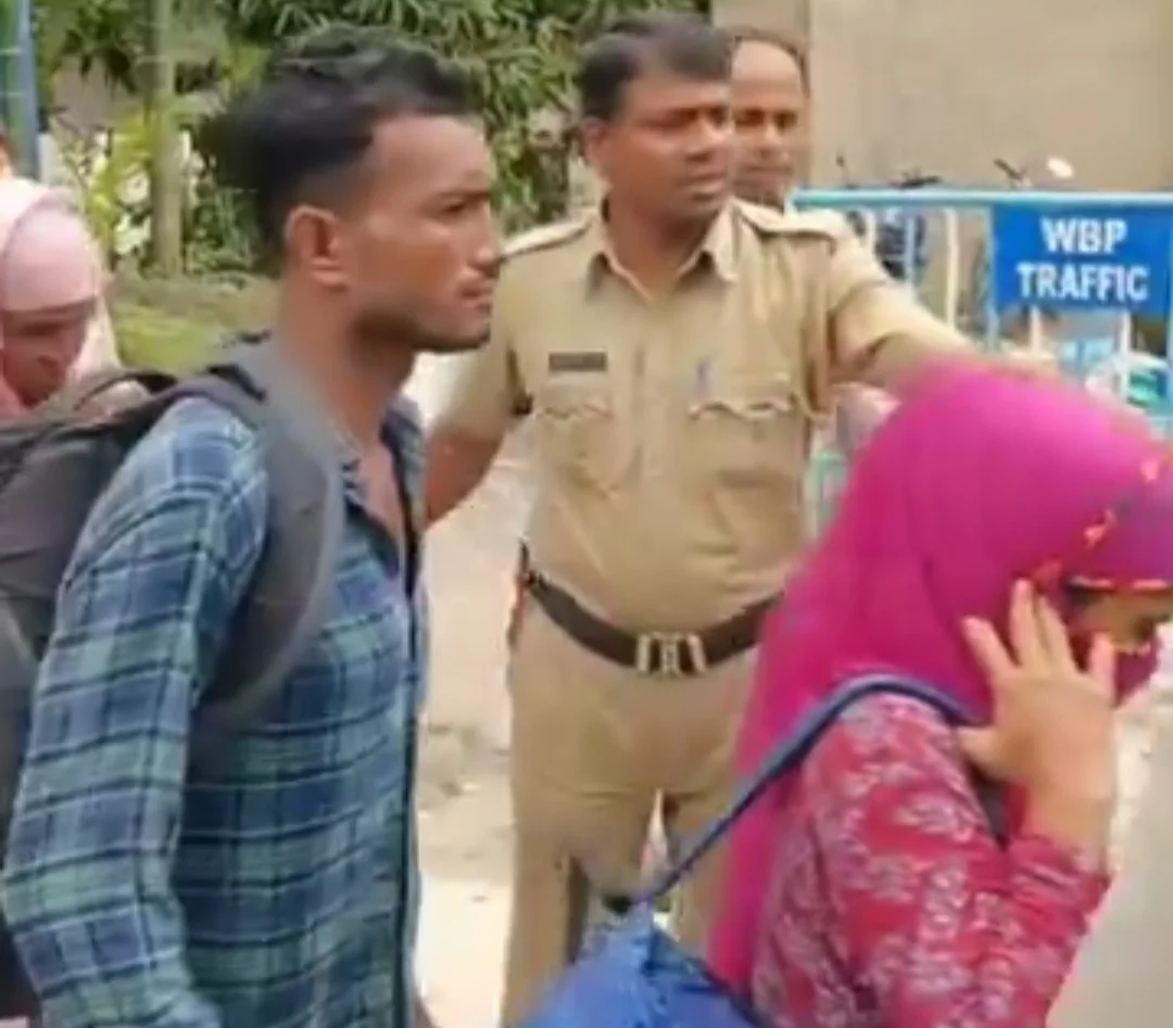 রায়দিঘিতে ১০ বাংলাদেশি নাগরিক সন্দেহে আটক, চাঞ্চল্য