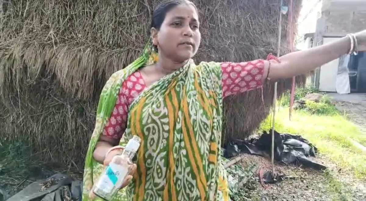 স্কুল ও মন্দিরের কাছে ‘মদের বার’! বিক্ষোভে মহিলারা রায়দীঘিতে
