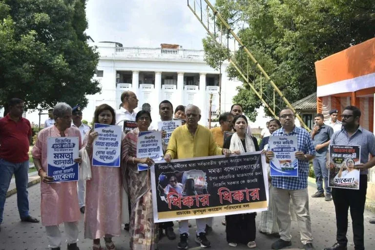 মমতার উপর হামলার প্রতিবাদে বিধানসভায় একজোট তৃণমূল, কুণালদের পাশে ঋতব্রতপন্থী তিন বিধায়ক