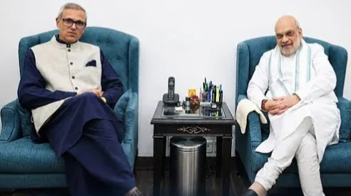 পূর্ণাঙ্গ রাজ্যের মর্যাদা ও প্রশাসনিক ক্ষমতা বণ্টন: স্বরাষ্ট্রমন্ত্রী অমিত শাহের সঙ্গে বৈঠকে ওমর আবদুল্লাহ