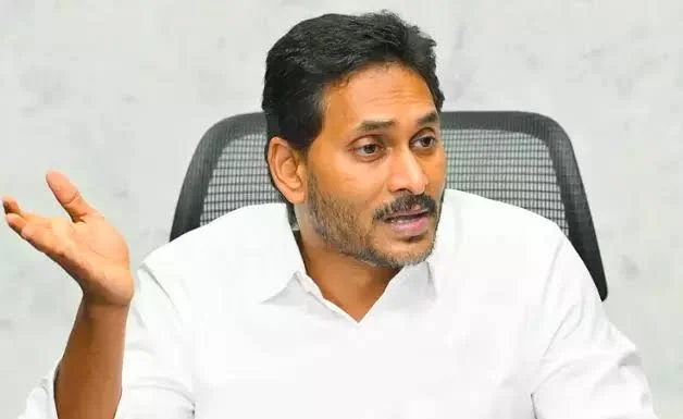 ‘শিক্ষার্থী নিজেই যদি পরীক্ষক বেছে নেয়’: সিইসি নিয়োগ পদ্ধতি নিয়ে প্রশ্ন তুলে কেন্দ্রকে বিঁধলেন জগন মোহন রেড্ডি