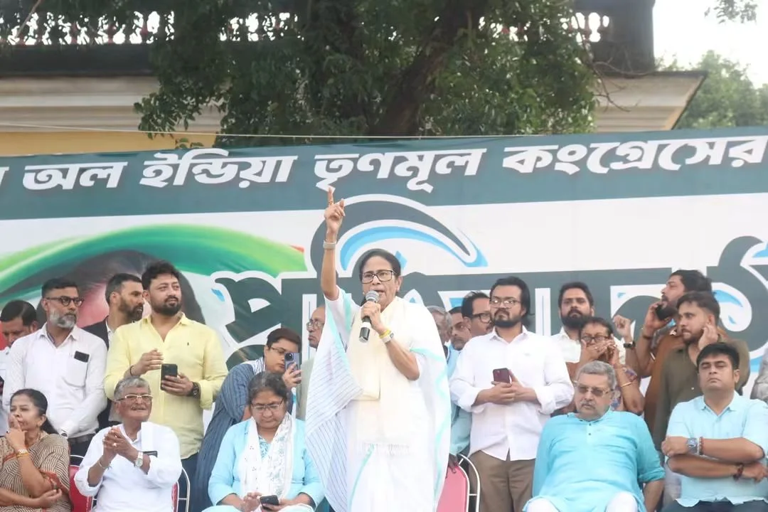 "বাংলা দখলের চক্রান্তে ৯৩ লক্ষ নাম বাদ": ‘ভ্যানিশ কুমার মাস্ট গো’ শ্রীরামপুরের জনসভায় সুর চড়ালেন মমতা