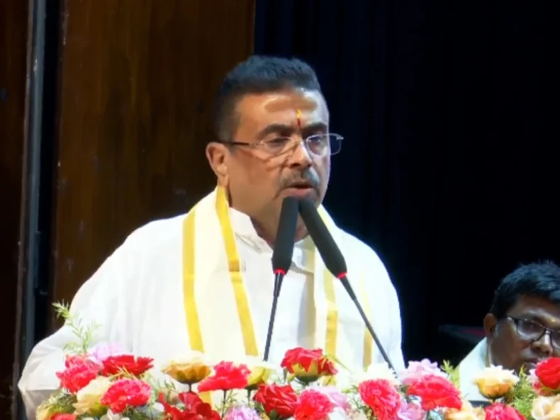 ‘মা-বাবাকে ওড়িশা পাঠিয়ে দেব ভেবেছিলাম’, হঠাৎ এমন কথা কেন বললেন শুভেন্দু?