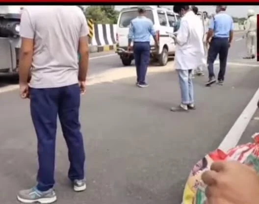 ১২ নম্বর জাতীয় সড়কে ফের ভয়াবহ দুর্ঘটনা, মৃত ইঞ্জিনভ্যান চালক