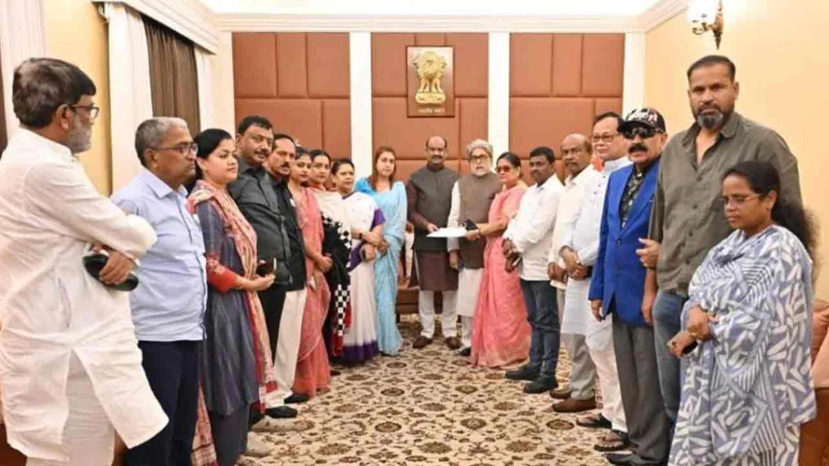 সাংসদ পদ খারিজের নোটিসের বিষয়ে স্পিকারের কাছে বাড়তি সময় চাইলেন ২০ দলবদলু