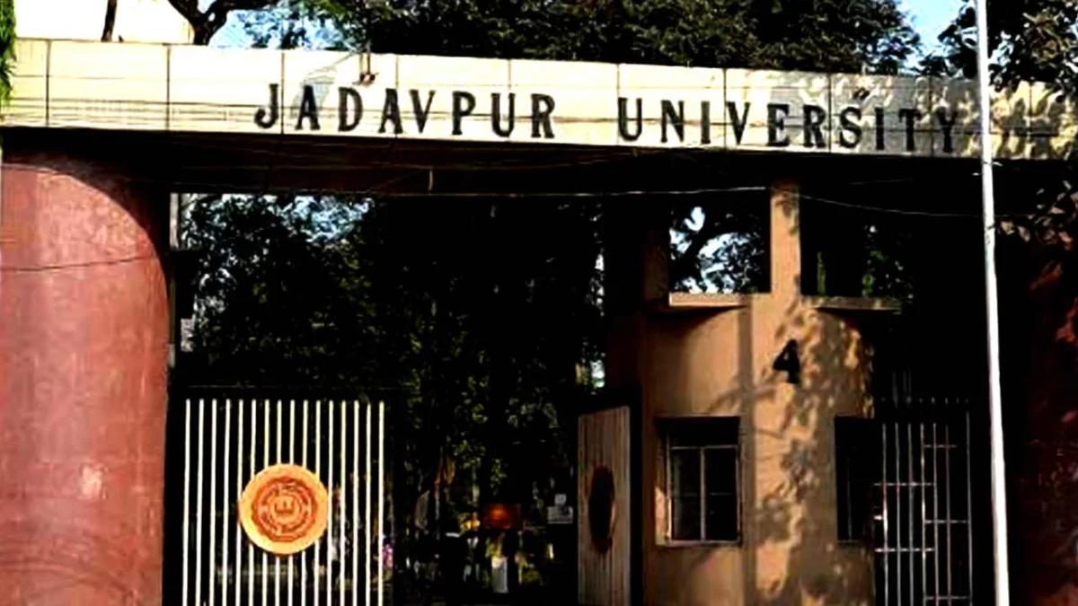 যাদবপুর বিশ্ববিদ্যালয়ের নাম বদলের প্রস্তাব বিজেপি বিধায়কের, বিরোধিতায় সরব অধ্যাপকরা