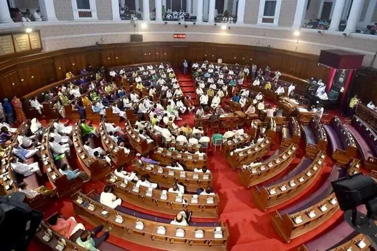 বিধানসভায় পেশ বিতর্কিত বিশ্ববিদ্যালয় শিক্ষক বদলি বিল, তুঙ্গে তরজা