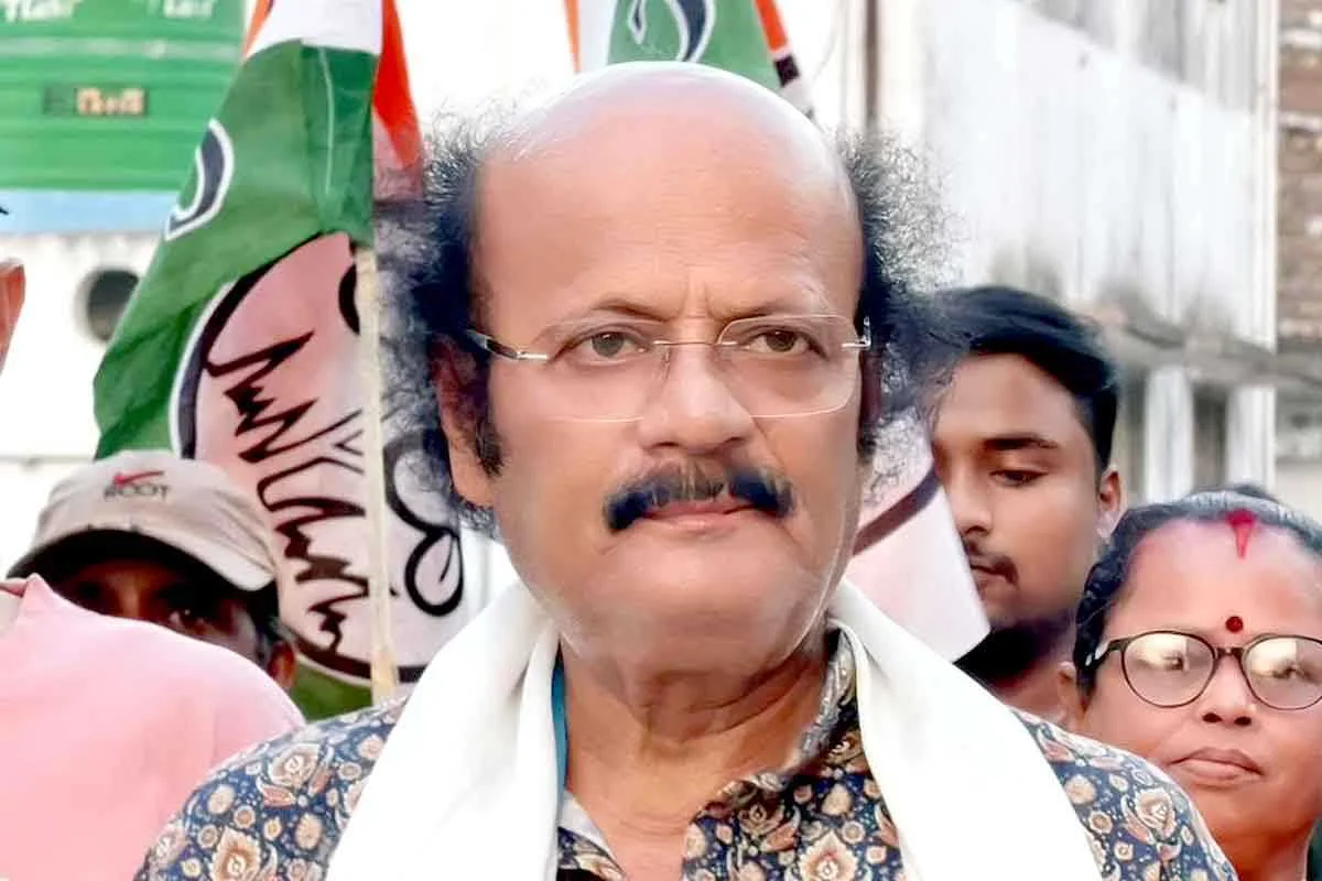 রেজিনগরে মনোনয়ন প্রত্যাহারে ‘ইউটার্ন’ রবিউলের, মমতার নির্দেশে ‘ফুটবলার’ প্রতীকেই লড়াই