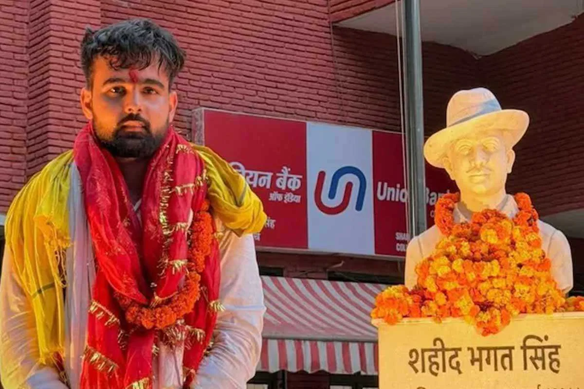 দিল্লি বিশ্ববিদ্যালয়ের ছাত্র সংসদ নির্বাচনে ইতিহাস, নির্দল হিসেবে বিপুল জয় বাস কন্ডাক্টরের ছেলের