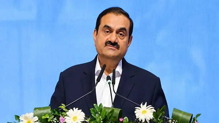রাজ্যে ১ লক্ষ কোটি টাকা বিনিয়োগের লক্ষ্যমাত্রা আদানির, নিউ টাউনে ২ হাজার শয্যার হাসপাতালের শিলান্যাস