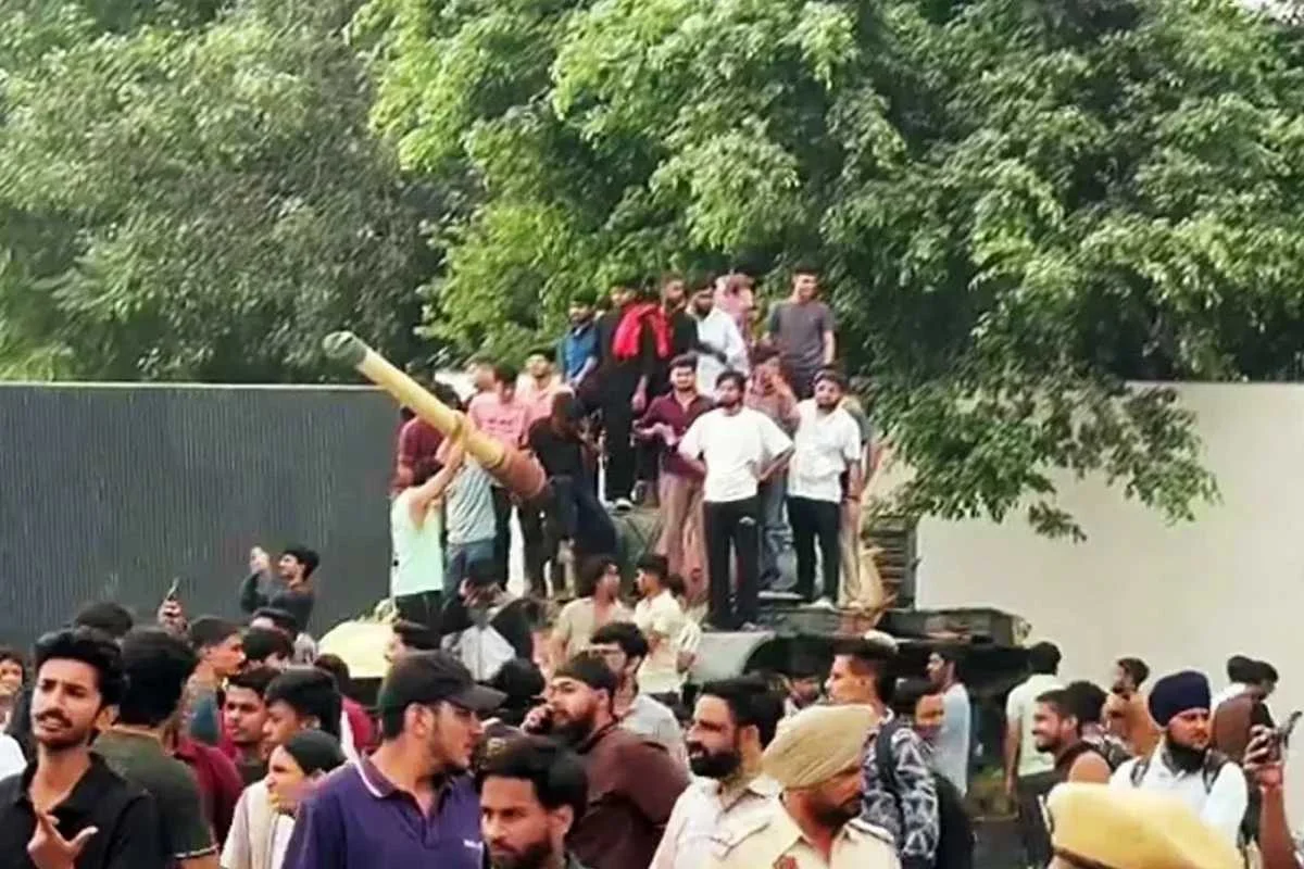 চাপ দিয়ে বয়ান রেকর্ডের অভিযোগ, পাঞ্জাবের বিশ্ববিদ্যালয়ে ছাত্রী ‘ধর্ষণ’ কাণ্ডে নয়া মোড়