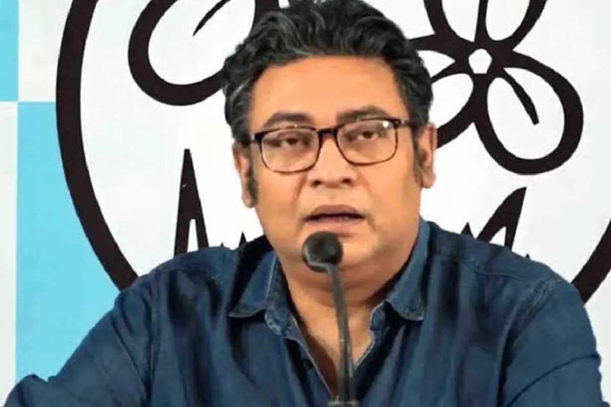 ইউনেস্কোর নামে পুজো পরিক্রমার ভুয়ো পাস বিক্রি! ৫০ কোটির দুর্নীতির অভিযোগে প্রাক্তন মন্ত্রী ইন্দ্রনীল সেনের বাড়িতে ইডি