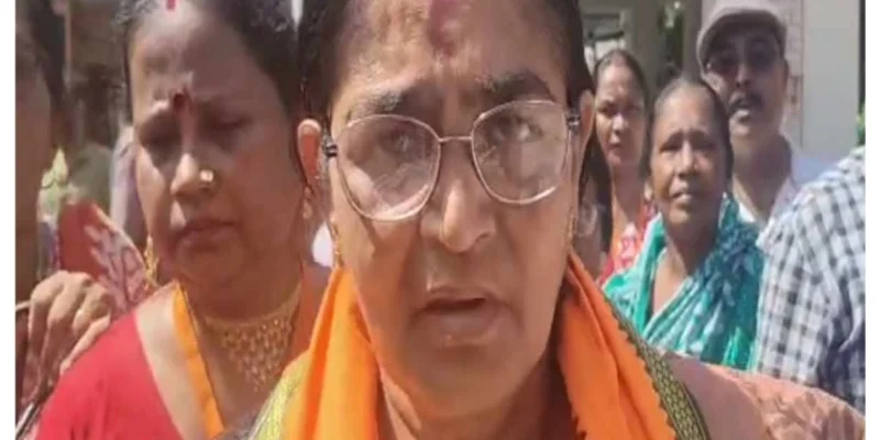নন্দীগ্রামে বিজেপির প্রার্থী চন্দ্রনাথ রথের মা হাসিরানি