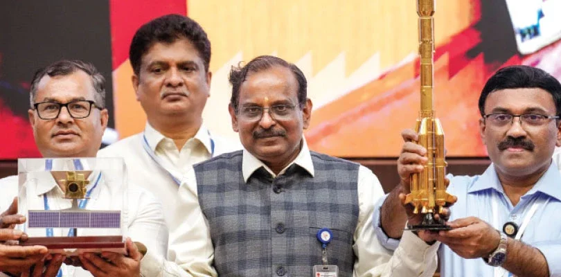 ‘আকাশে ভারতের চোখ’, প্রথম জিও-ইমেজিং স্যাটেলাইট EOS-05 সফল উৎক্ষেপণ ইসরোর