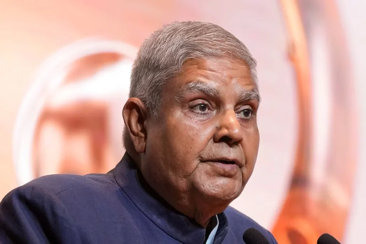 ইস্তফার এক বছর পরেও জুটল না সরকারি বাংলো, অন্যের ফার্মহাউসেই দিন কাটছে ধনকড়ের