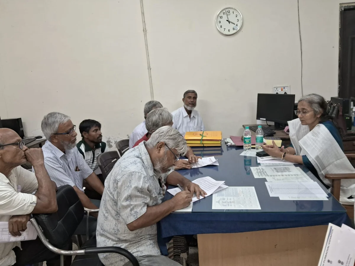 হরিণঘাটার  সংখ্যালঘু  অধ্যুষিত দলুইপুরে আদিবাসীদের পুনর্বাসনের নামে খেপিয়ে তোলার অভিযোগ ,মহকুমা শাসককে  স্মারকলিপি