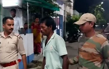 শিয়ালদহ ডেকে মহিলার গয়না-টাকা ছিনতাই, কুলতলিতে গ্রেফতার অভিযুক্ত