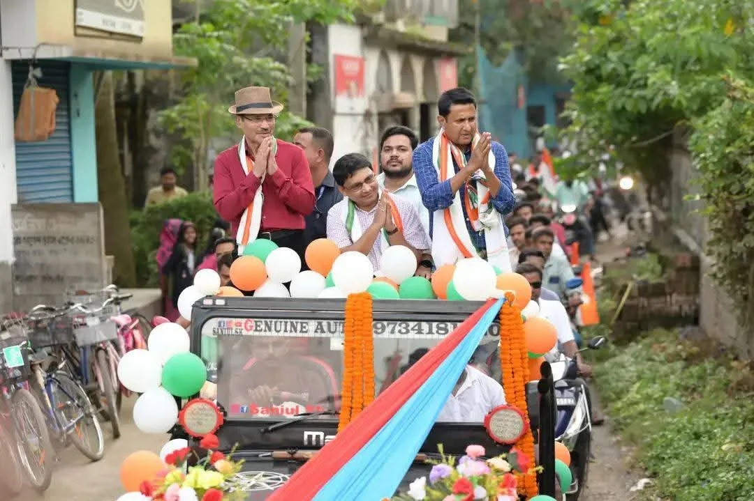 রেজিনগরে কংগ্রেস প্রার্থী আব্দুল্লাহিল কাফির সমর্থনে অধীর চৌধুরীর মেগা রোড শো, উপনির্বাচনের প্রচারে জনজোয়ার