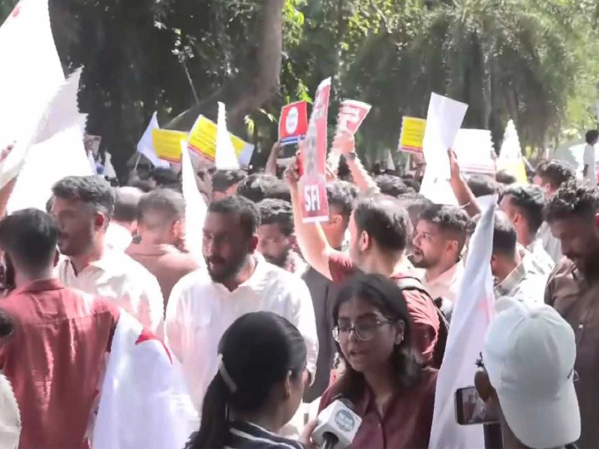দিল্লির যন্তর মন্তরে জ্ঞানেশ কুমারের বিরুদ্ধে বিক্ষোভ, আটক আপ নেতাসহ ৫০০-র বেশি