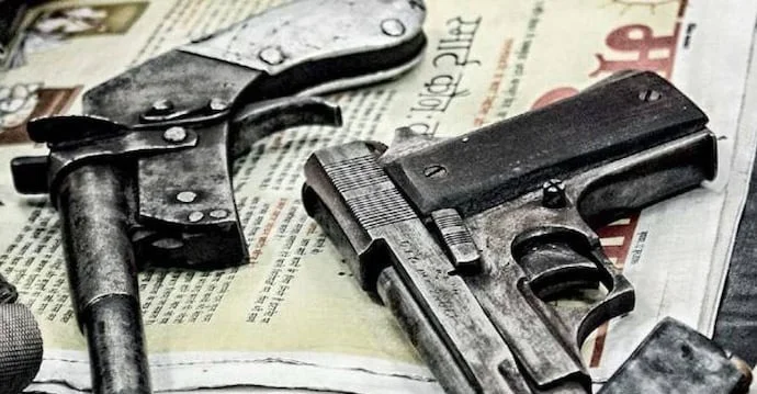 ধানখেত থেকে কুড়িয়ে পাওয়া আগ্নেয়াস্ত্র নিয়ে খেলতে গিয়ে গুলিবিদ্ধ কিশোর, চাঞ্চল্য