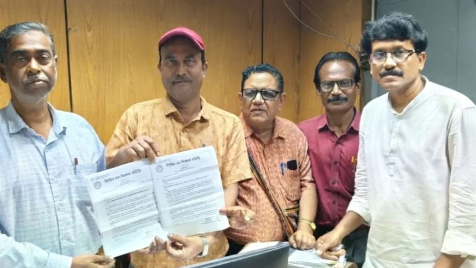 সংবিধান রক্ষার লড়াইয়ে একজোট হওয়ার আহ্বান: রাজনৈতিক আক্রমণ ও প্রাতিষ্ঠানিক অবনমন নিয়ে বার্তা